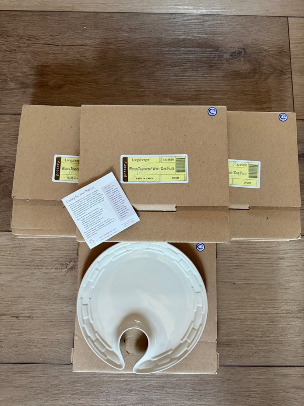 NIB Set of 6️⃣ Longaberger Woven Traditions Ivory Wine/Dine Plates 8.5”